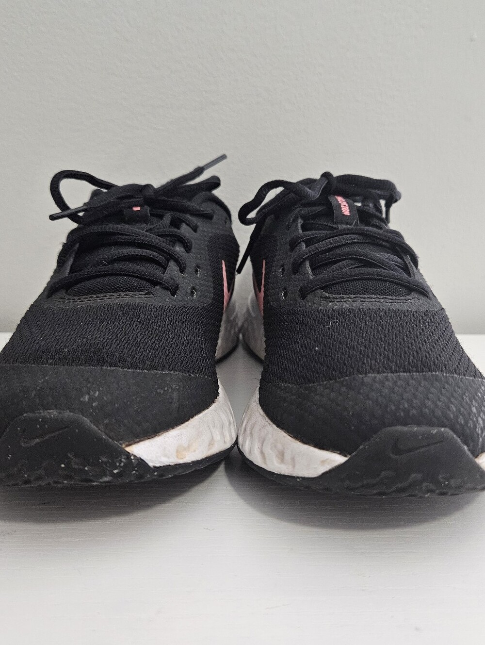 Sneakers - Picture 5 of 10